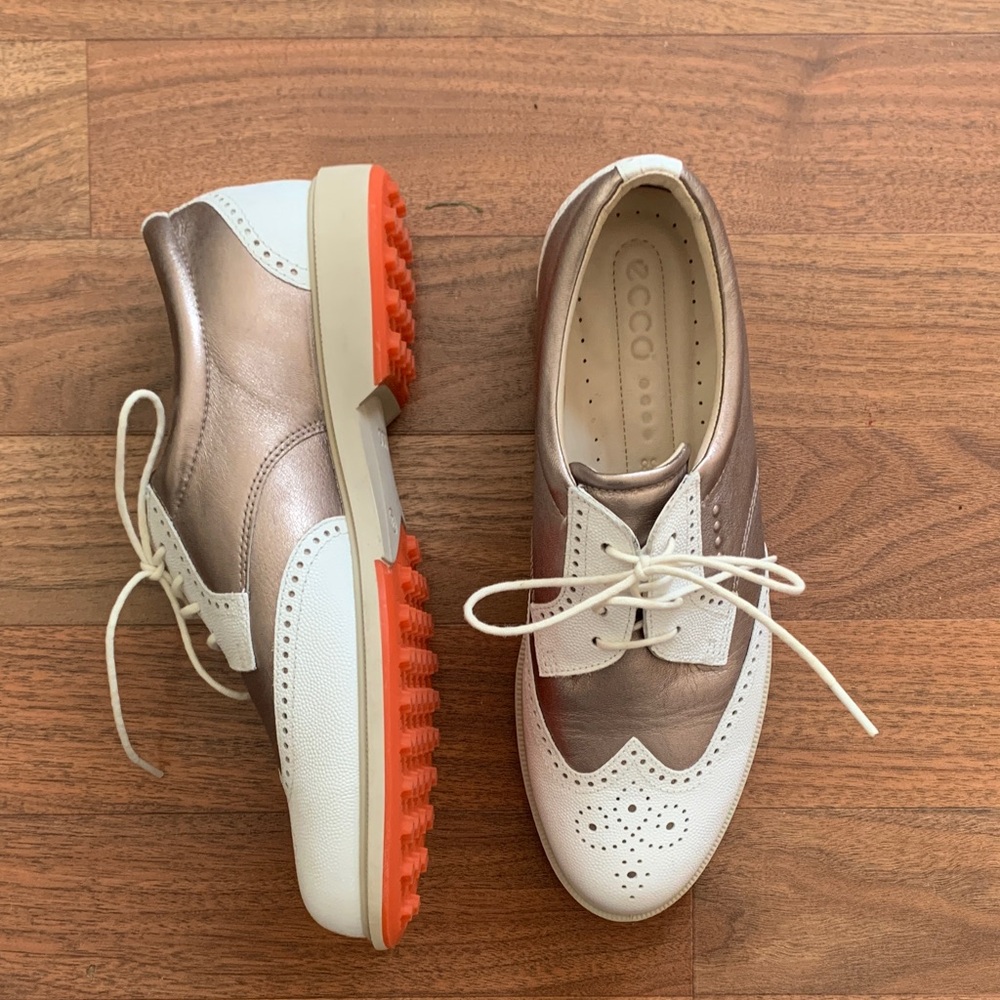 ECCO Bronze and White Leather Oxfords. - Picture 3 of 15